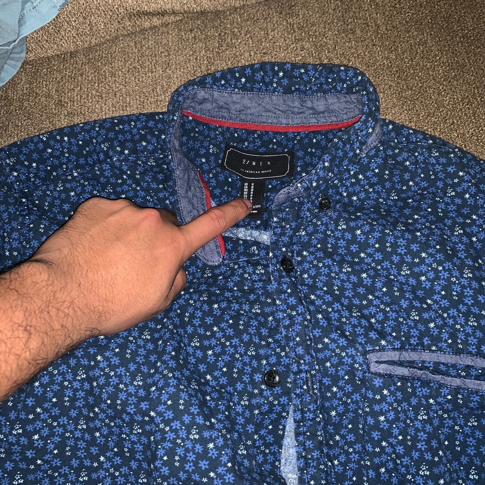 Forever 21 MEN Floral Button up shirt Size Medium
